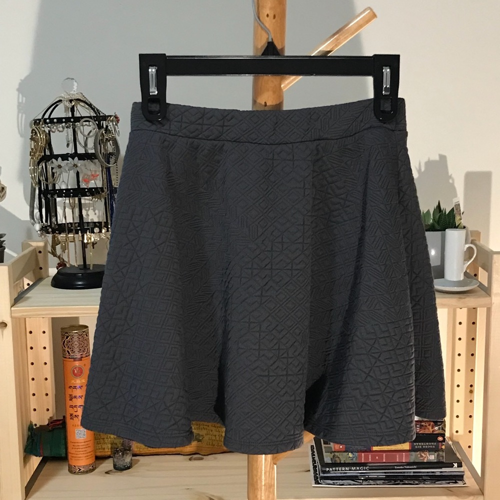 Textured Gray Skirt (M)